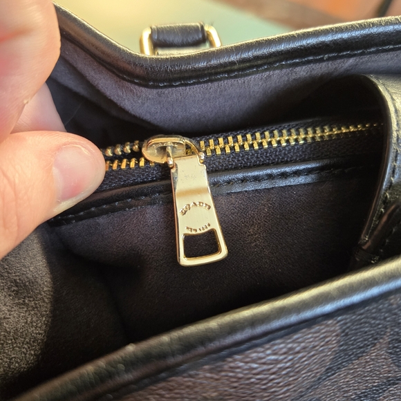 COACH EUC Small Margot Carryall in Signature C F58310 - Picture 11 of 13